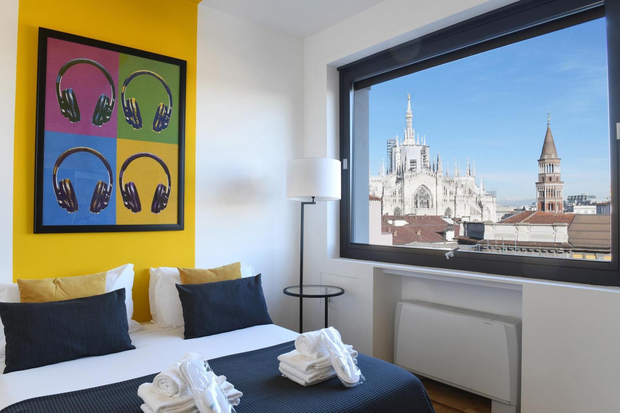 Sweett - Duomo View Apartment Milan Bagian luar foto