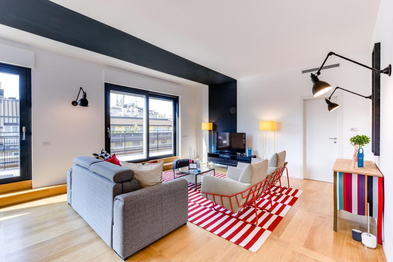 Sweett - Duomo View Apartment Milan Bagian luar foto