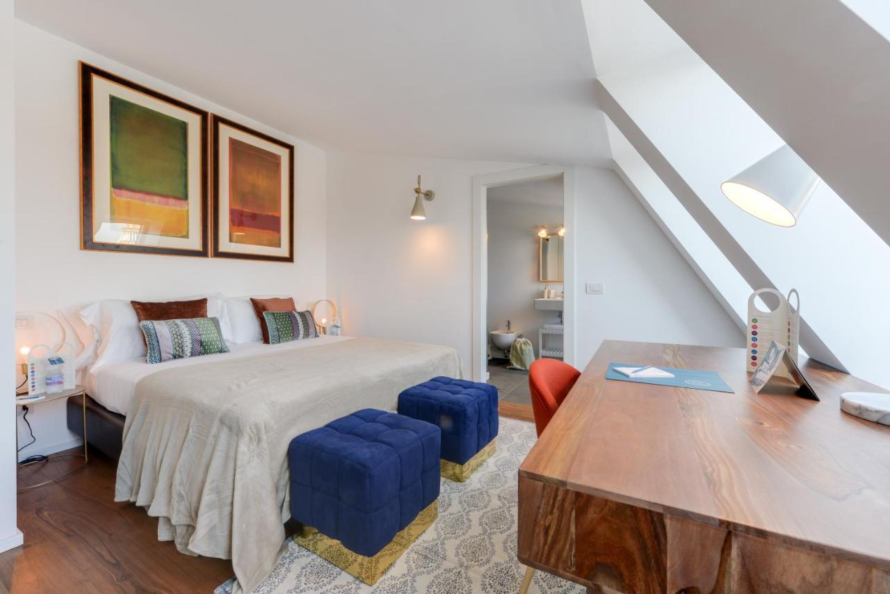 Sweett - Duomo View Apartment Milan Bagian luar foto