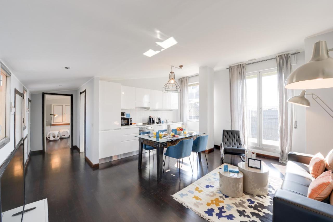 Sweett - Duomo View Apartment Milan Bagian luar foto